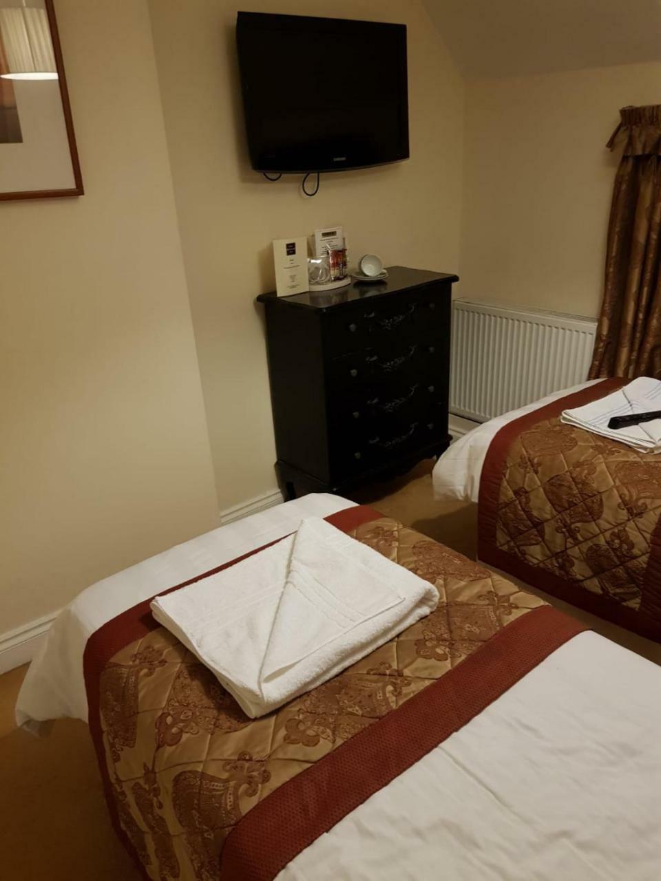 East Gate Inn Colchester Bagian luar foto