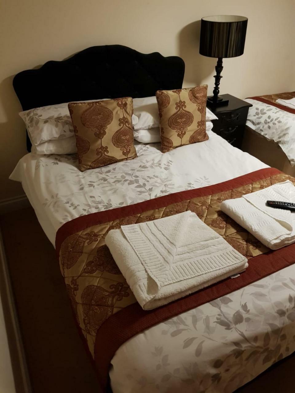 East Gate Inn Colchester Bagian luar foto