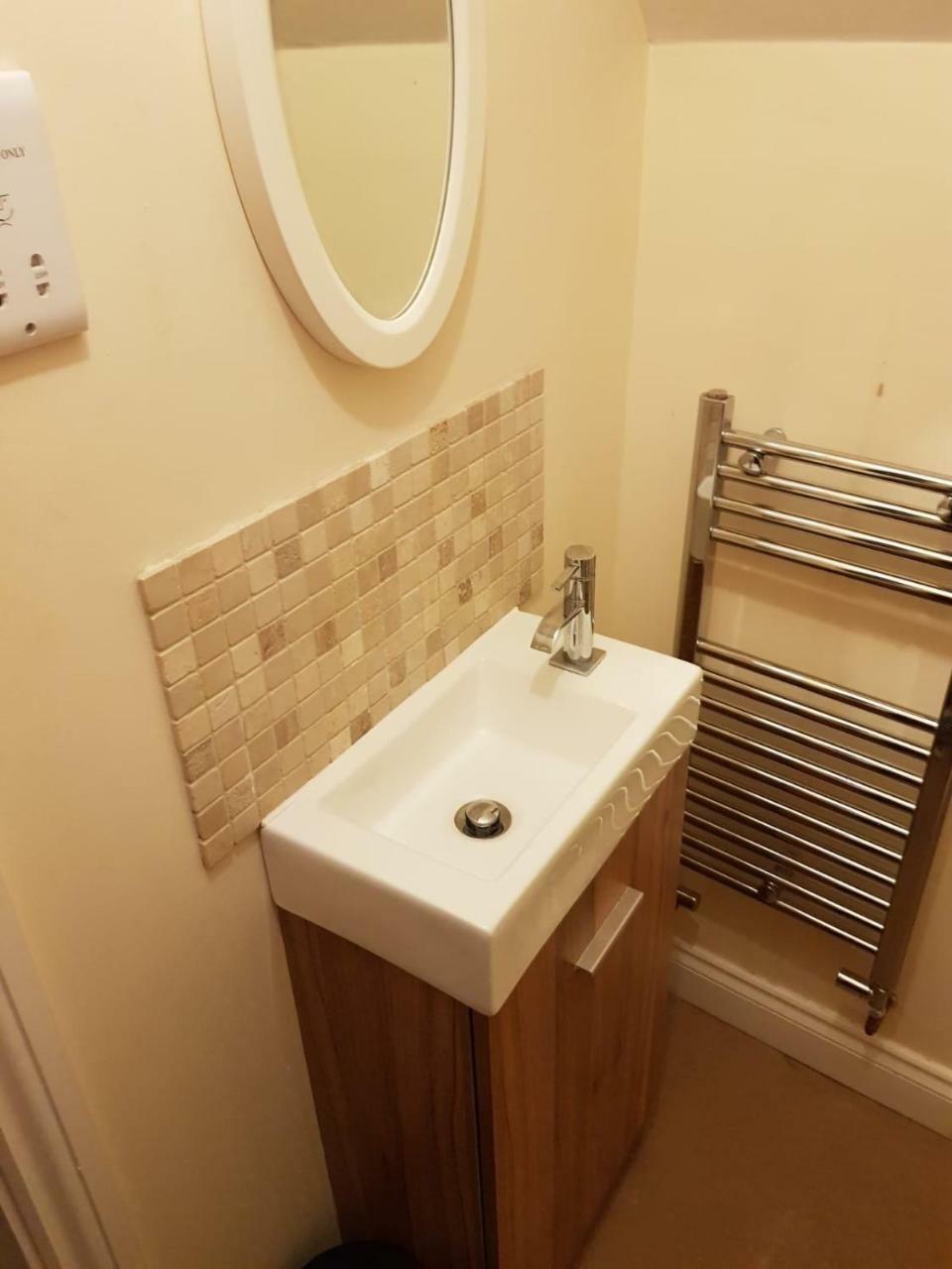 East Gate Inn Colchester Bagian luar foto